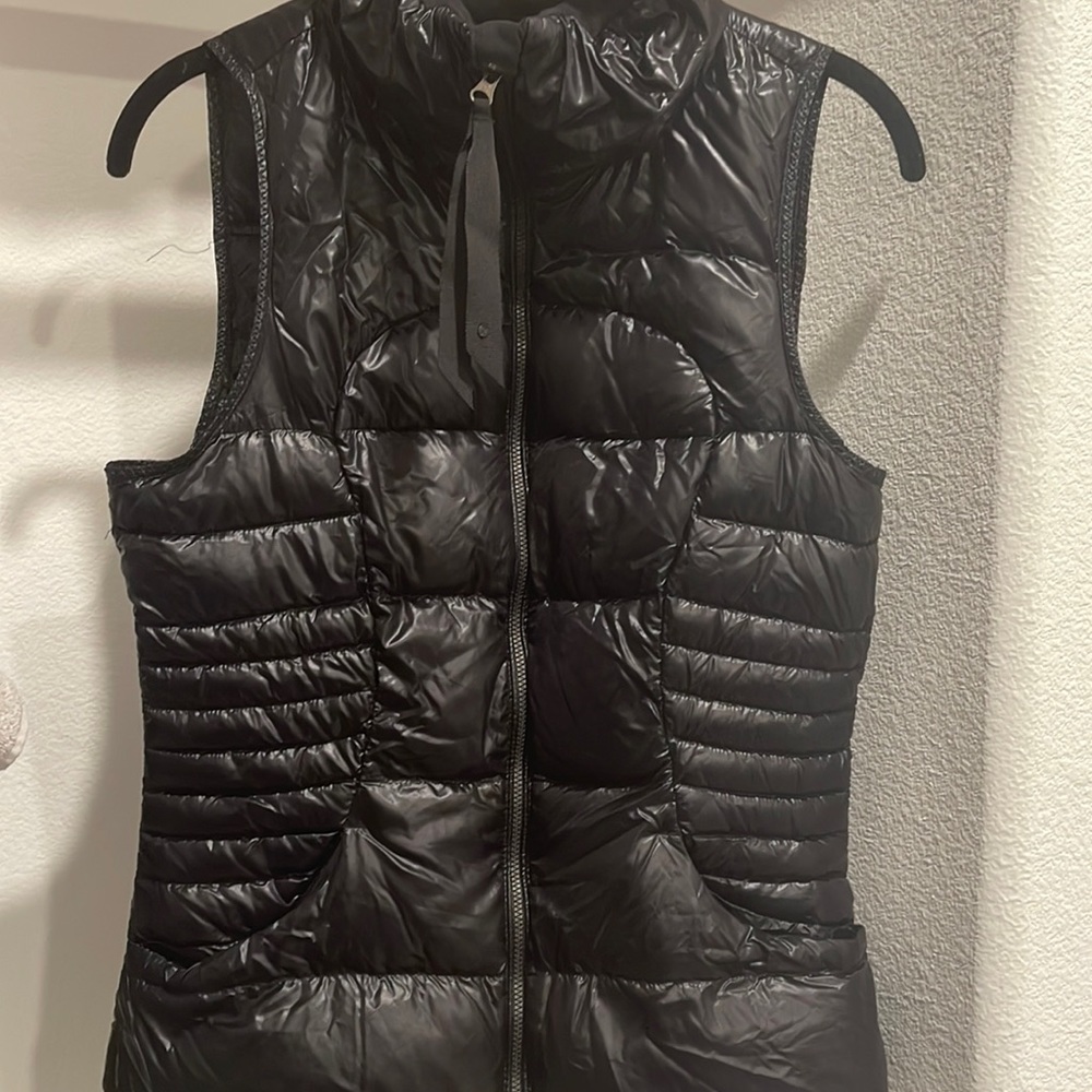 Lululemon goose/feather down black vest